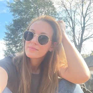 Meet your Posher, Hailee